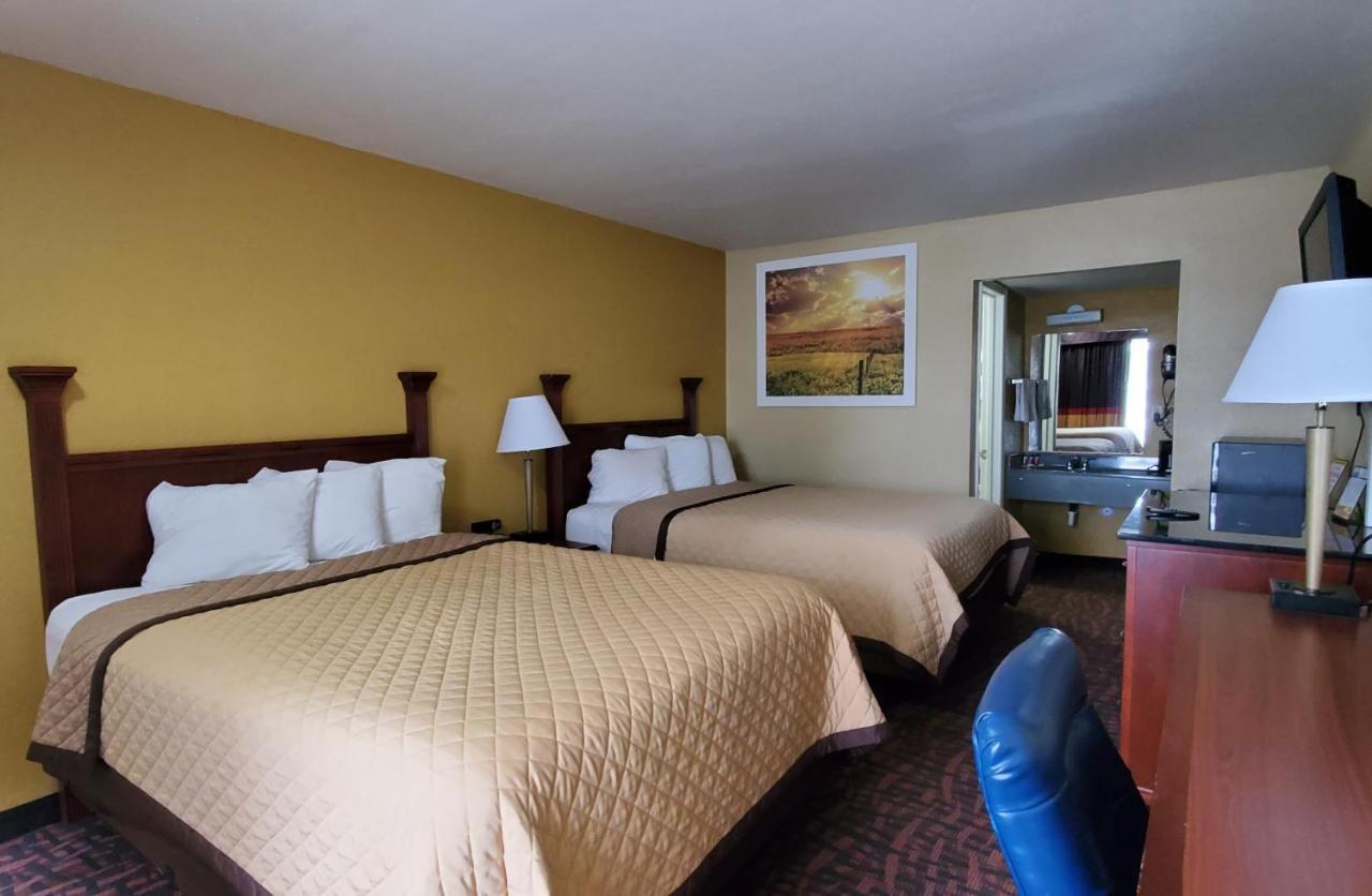 Rodeway Inn Concord Exterior photo